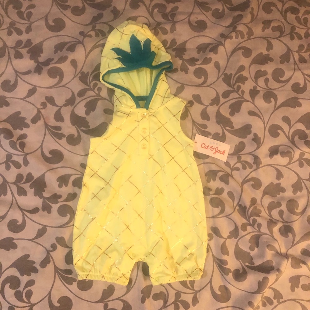 newborn sleeveless pineapple romper with hood